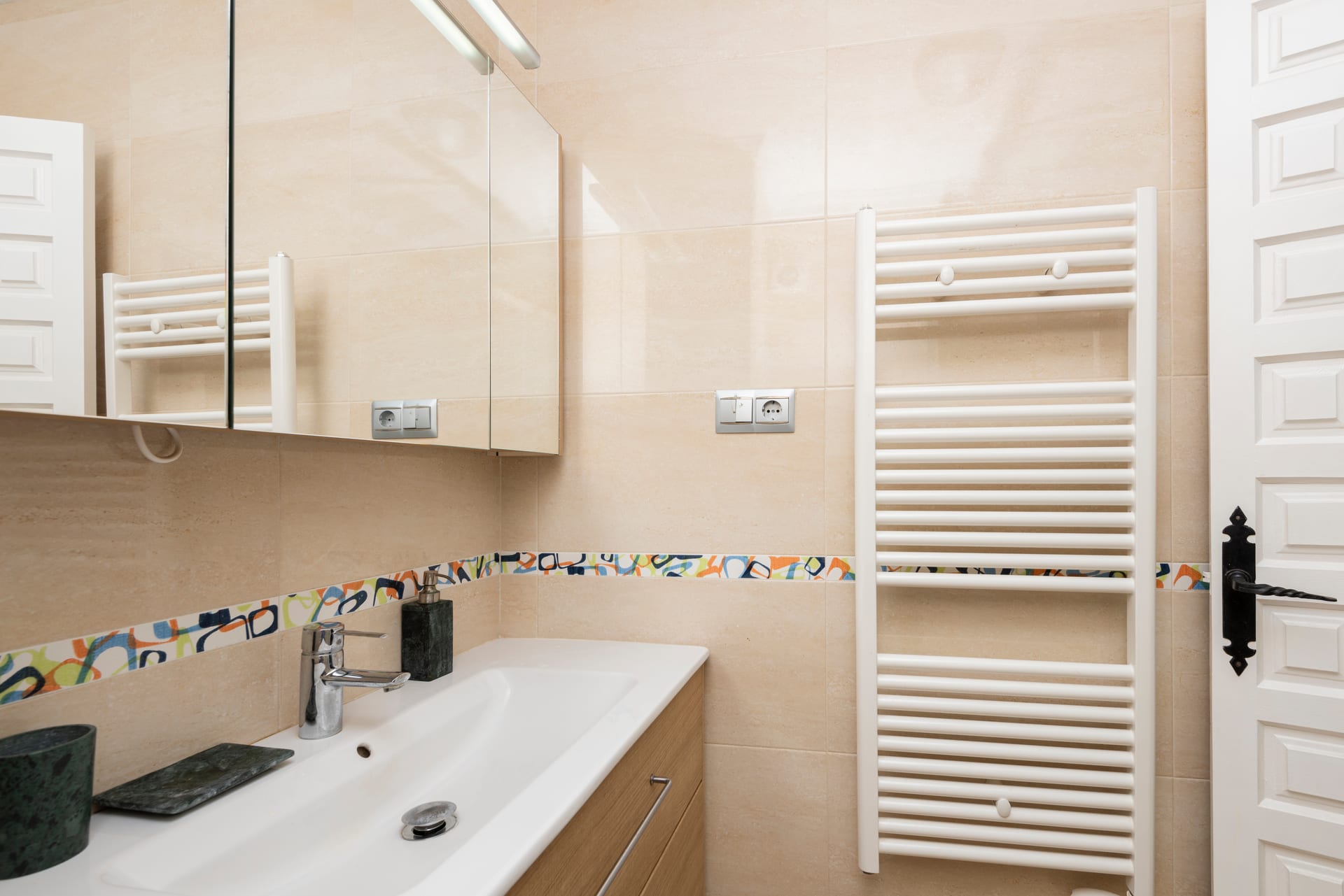 Casa Kevin bathroom sink