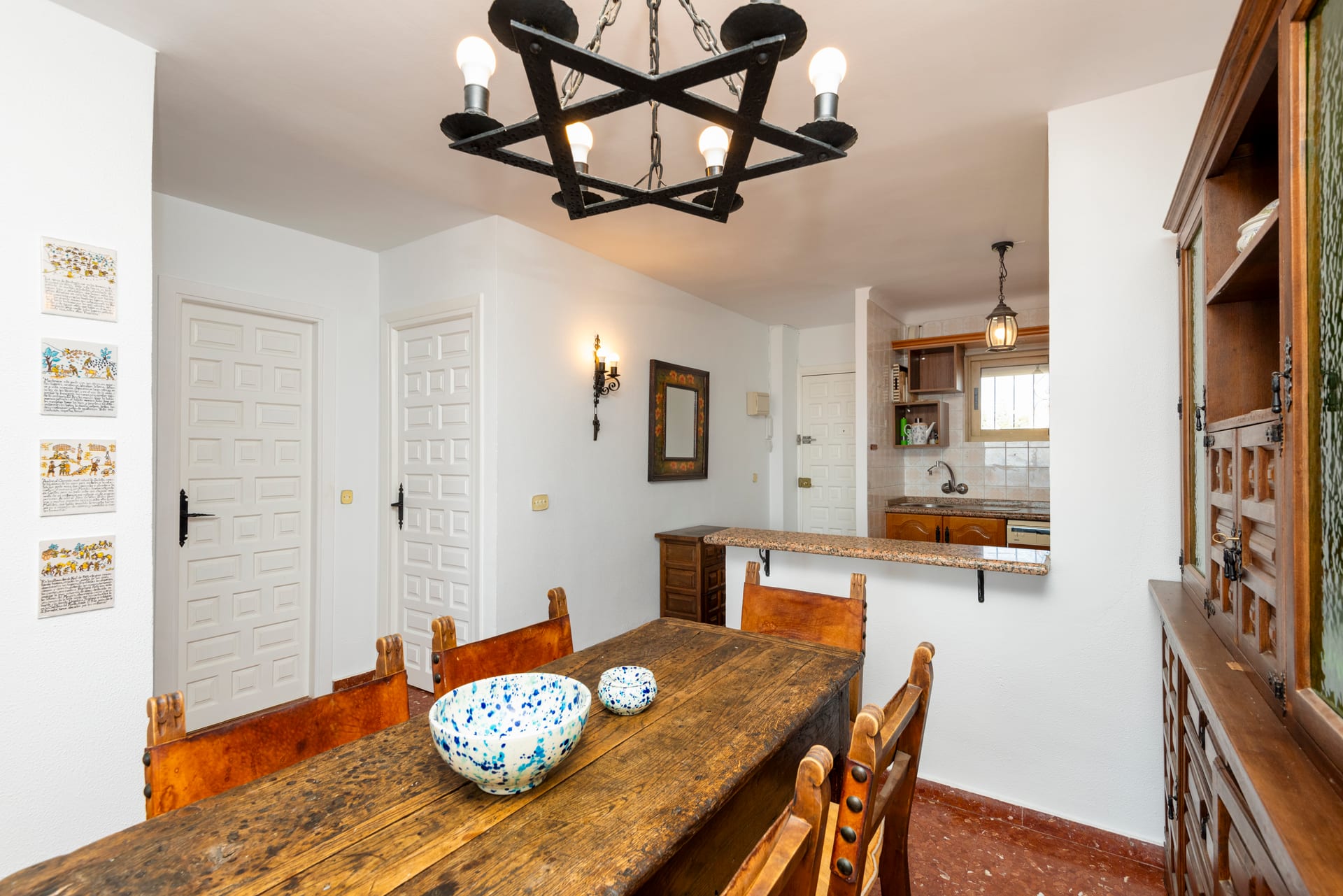 Casa Kevin dining area