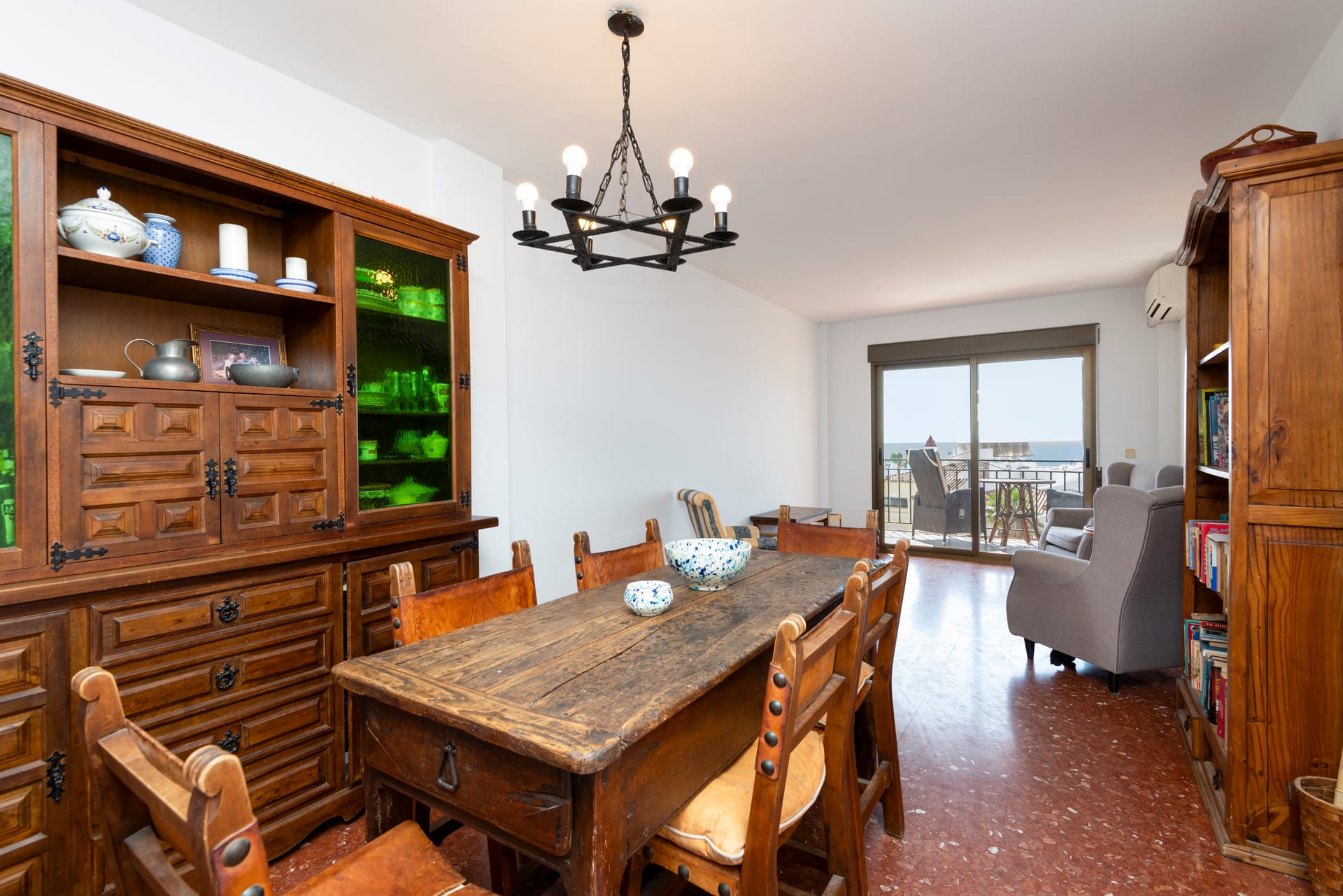 Casa Kevin dining table