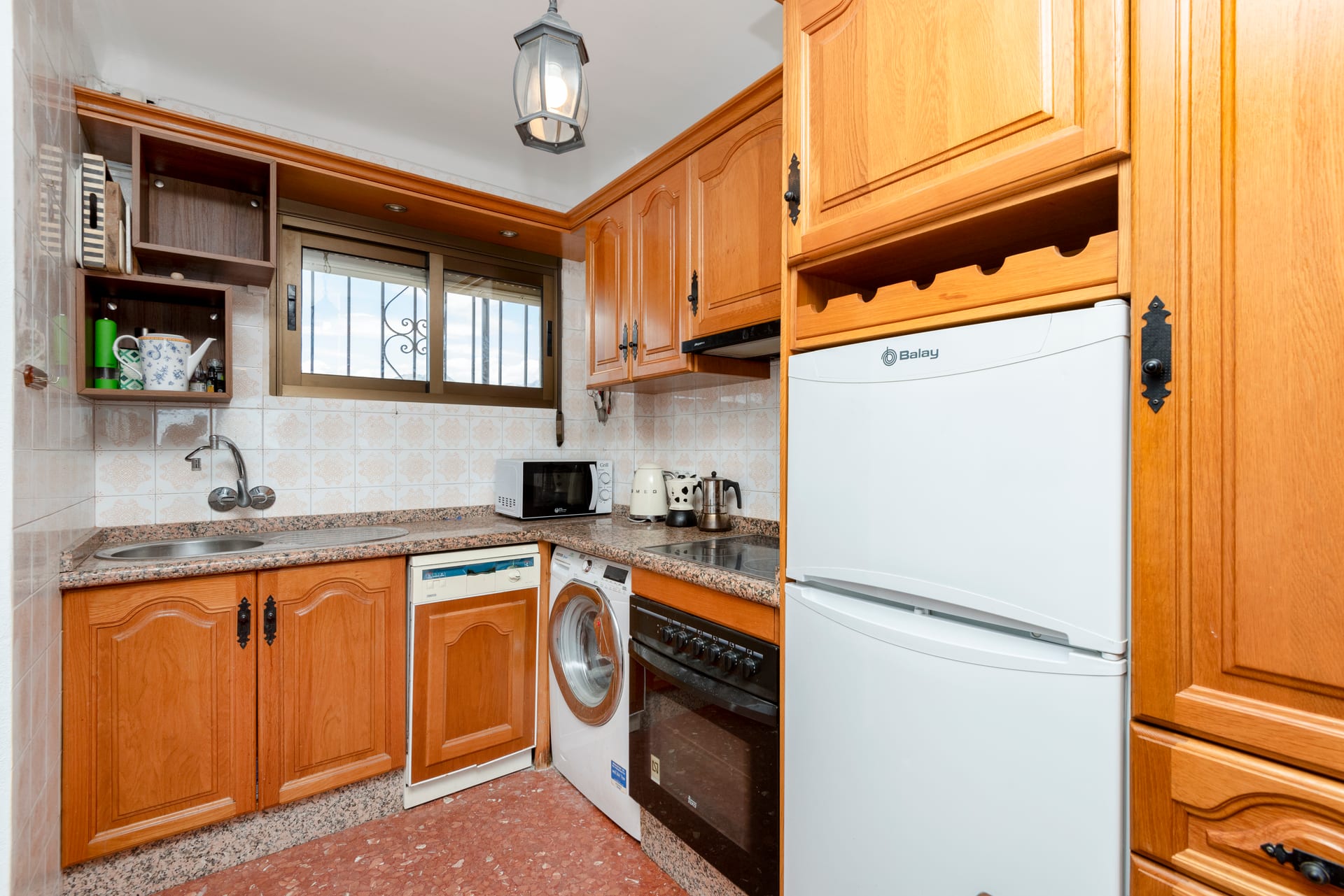 Casa Kevin kitchen 2