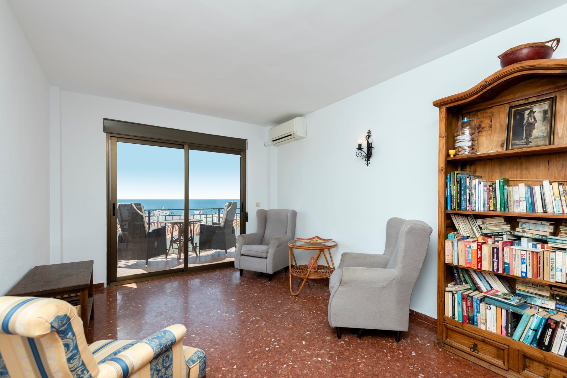 Casa Kevin living room with sea view