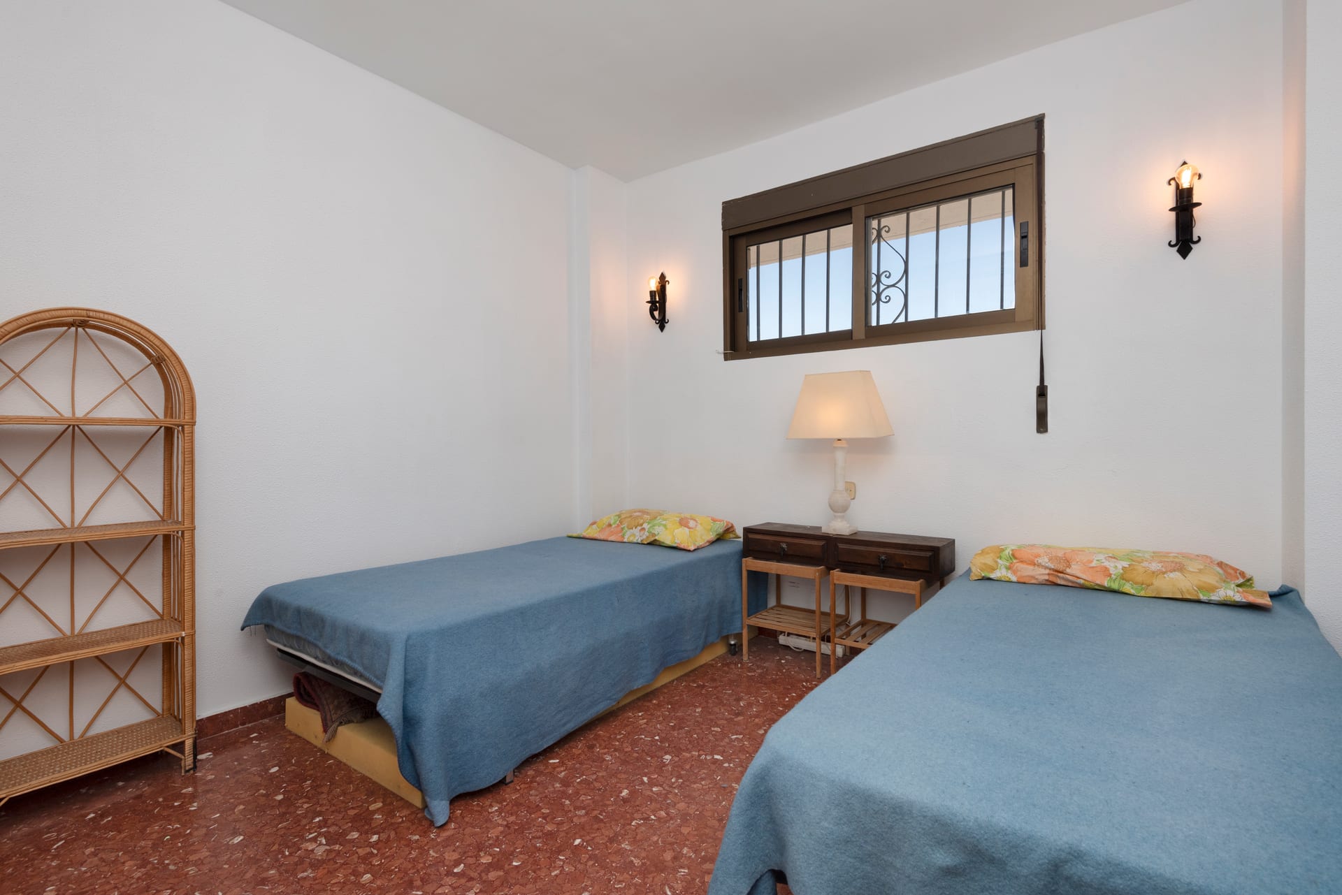 Casa Kevin second bedroom with two single beds
