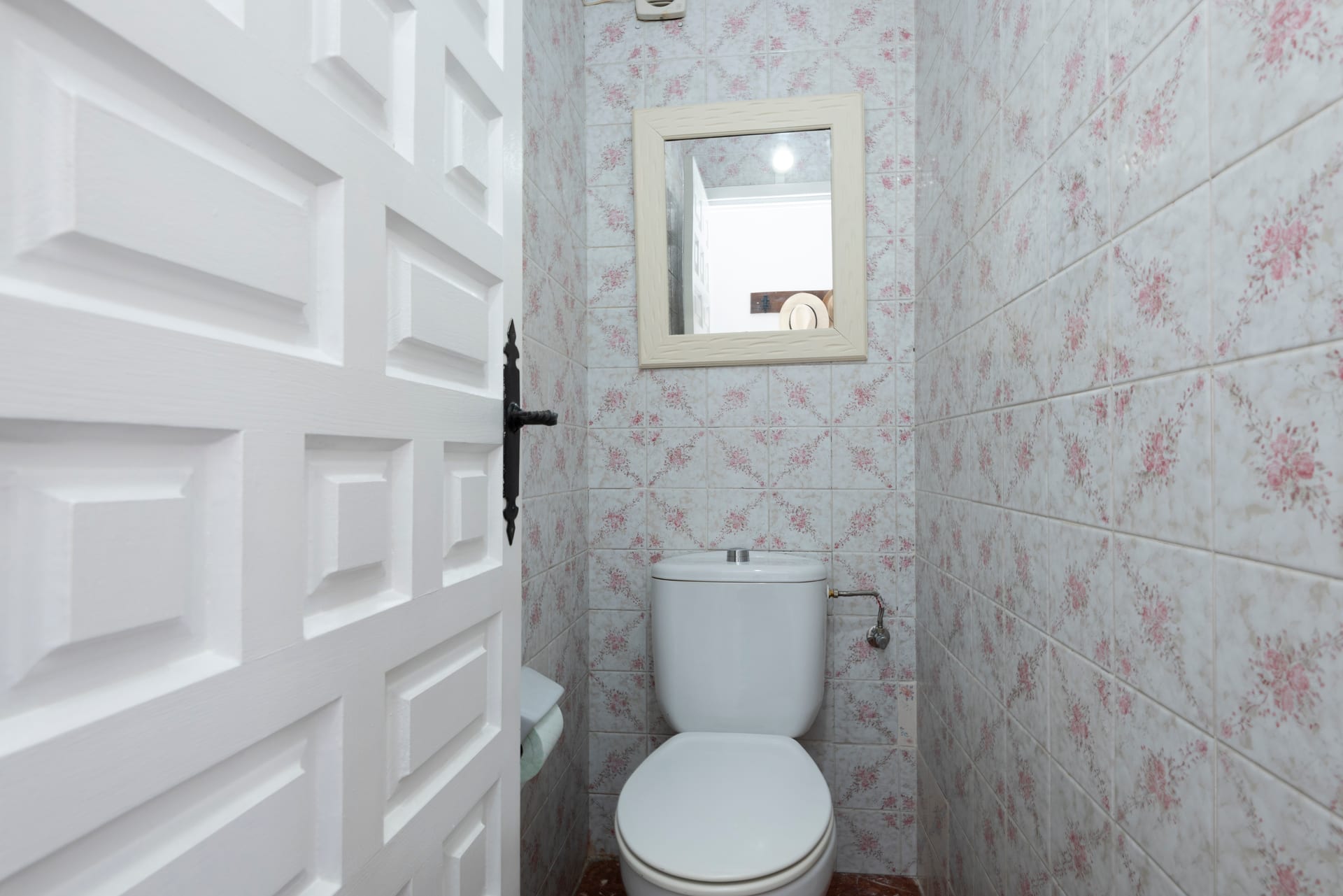 Casa Kevin separate toilet